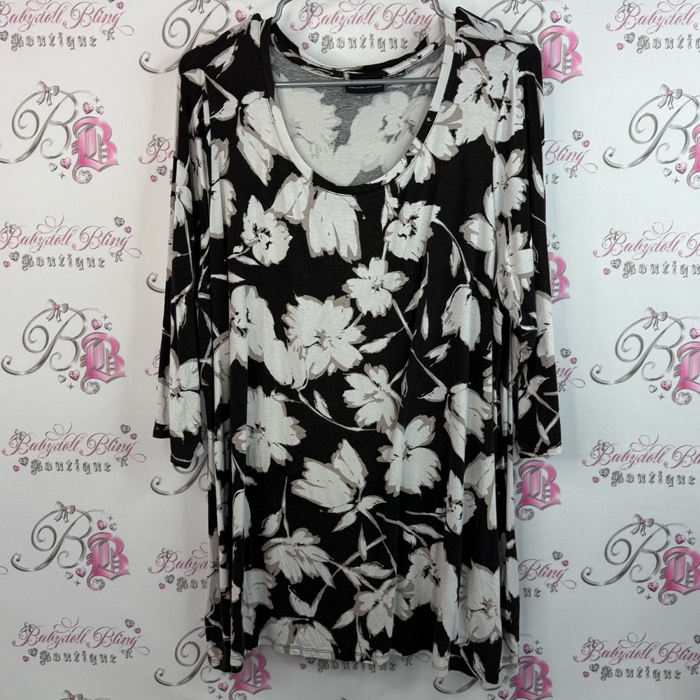 Adrienne Vittadini dress mini or long top beige Black and White Floral Blouse